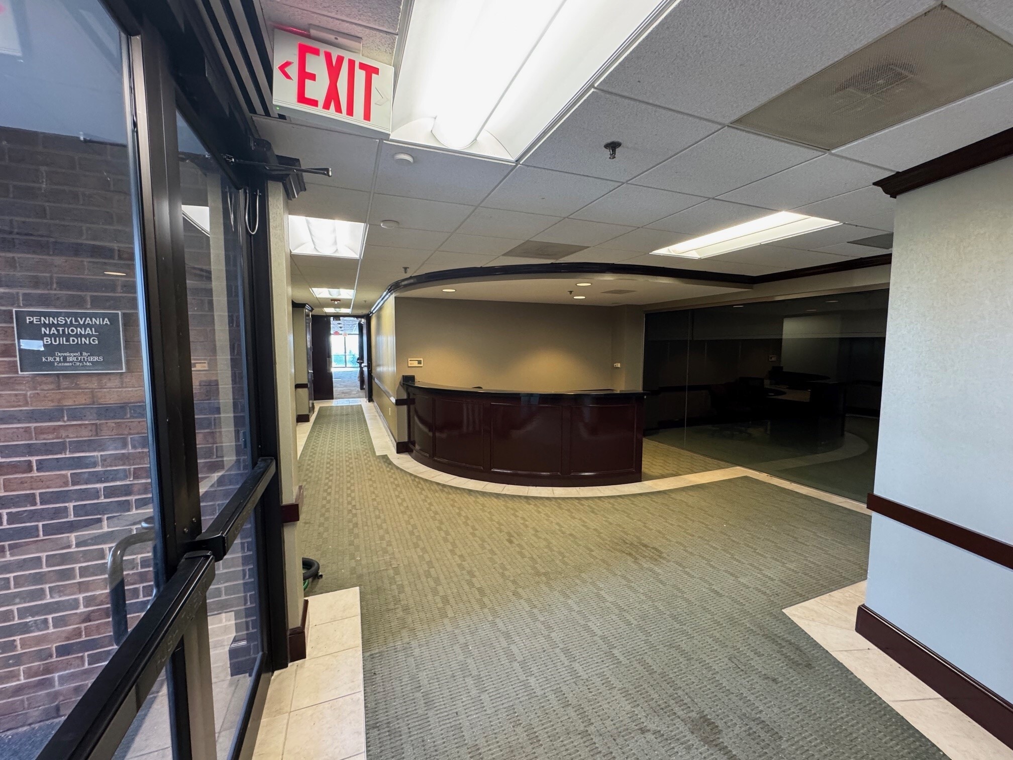 4370 W 109th St, Overland Park, KS à louer Photo intérieure- Image 1 de 8