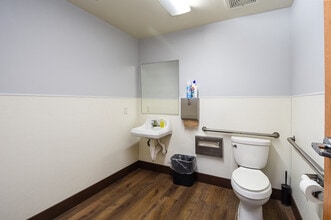 555 Queensland Cir, Corona, CA for lease Building Photo- Image 2 of 28