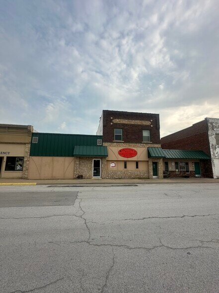 418 E Washington St, Arma, KS à vendre - Photo du bâtiment - Image 1 de 39