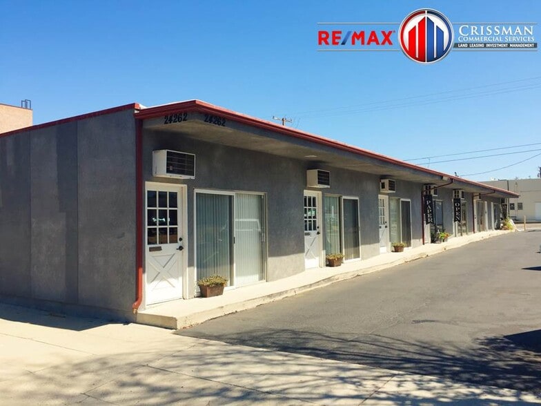 24262 Walnut St, Newhall, CA for lease - Building Photo - Image 1 of 2