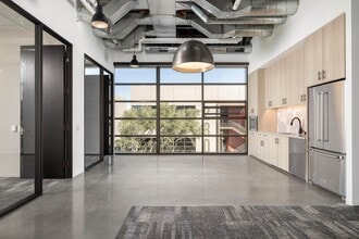 100 Progress, Irvine, CA à louer Photo intérieure- Image 2 de 6