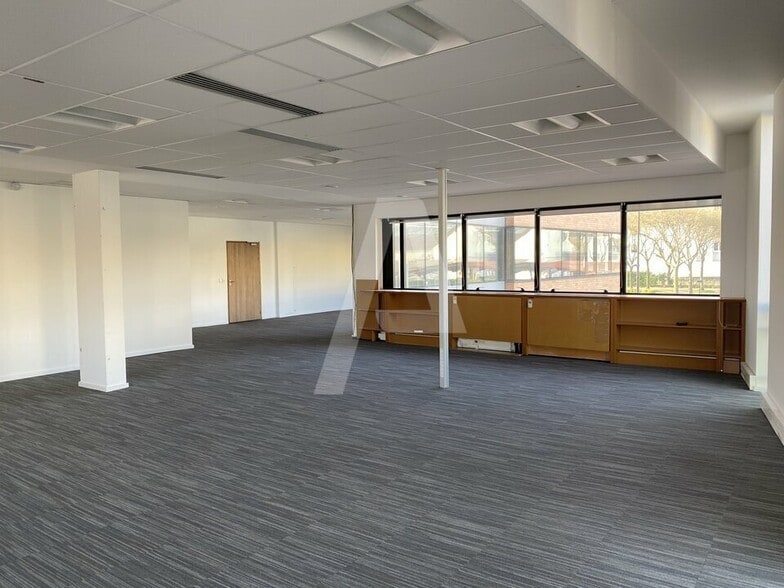 4 Rue Raspail, Ivry-sur-Seine for lease - Interior Photo - Image 2 of 5