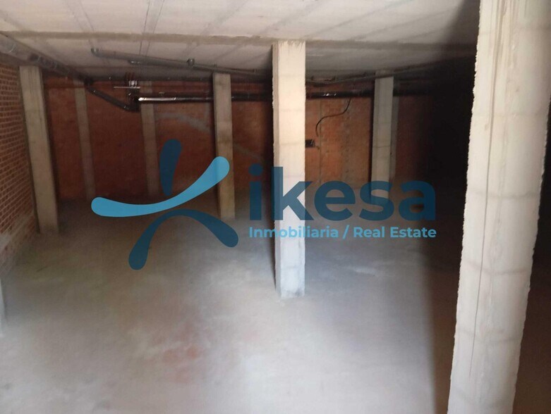 Retail in Baza, Granada for sale - Interior Photo - Image 3 of 6