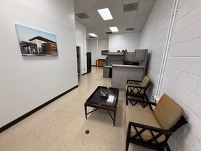 6830 Race Track Rd, Bowie, MD for lease Interior Photo- Image 1 of 3
