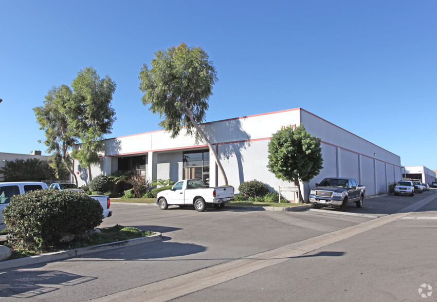 9401 Winnetka Ave, Chatsworth, CA for lease - Primary Photo - Image 1 of 2