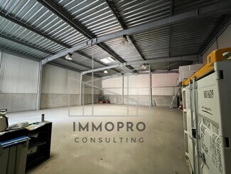 Plus de détails pour Local d'activités à louer