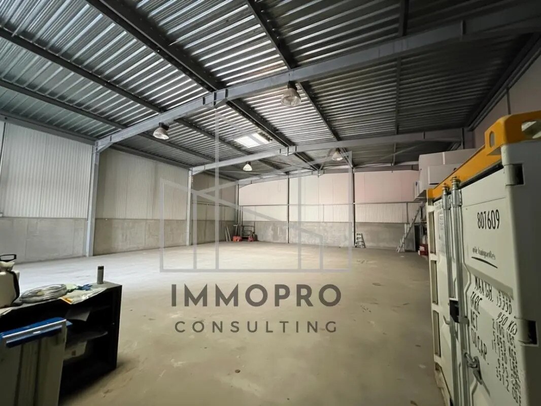 Flex in Le Grand-Quevilly for lease Building Photo- Image 1 of 3