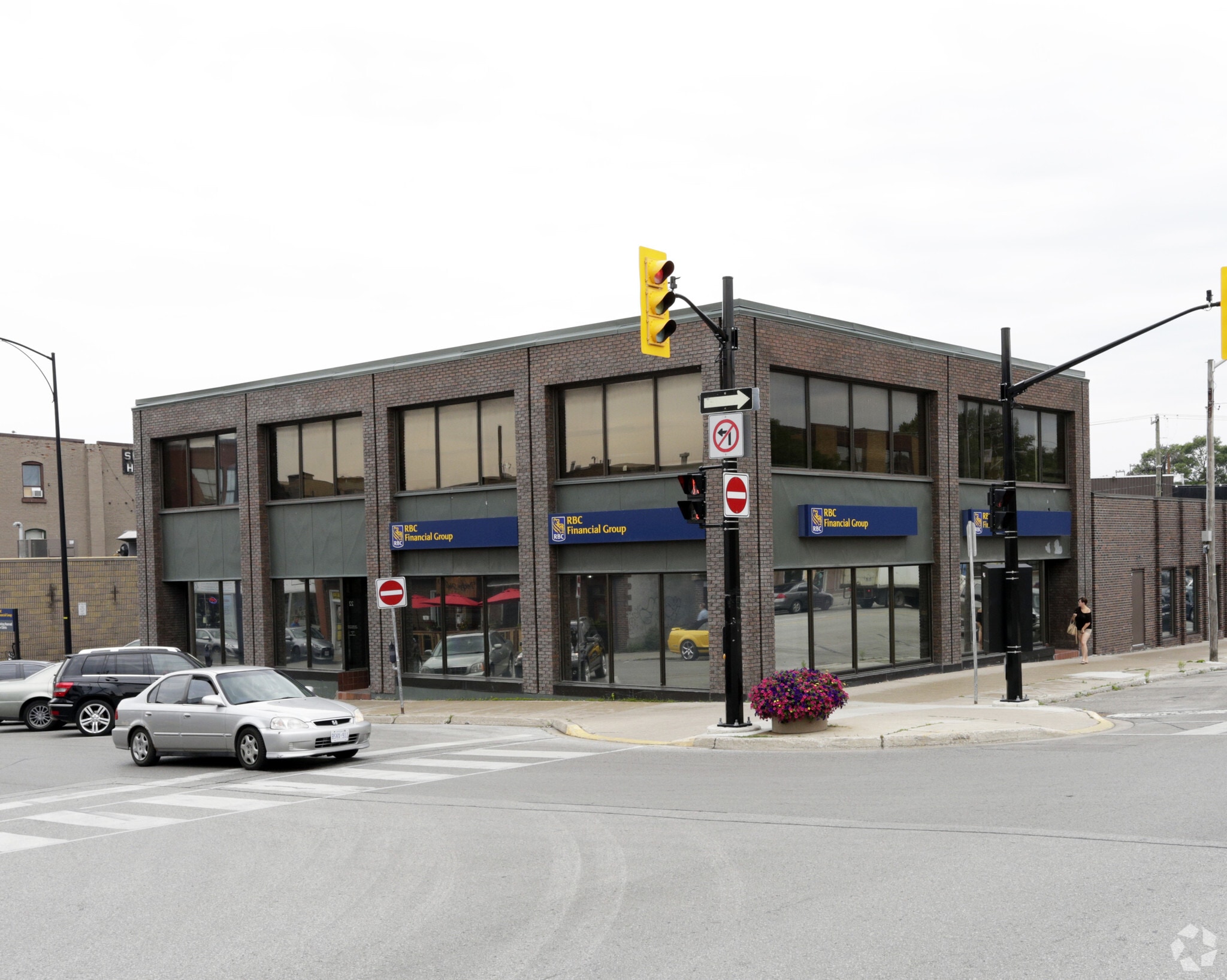 22 Clapperton St, Barrie, ON for sale Primary Photo- Image 1 of 1