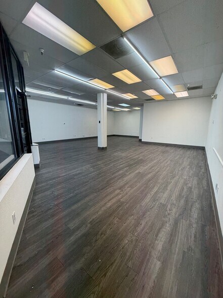 5365 Mae Anne Ave, Reno, NV à louer - Photo du bâtiment - Image 3 de 7