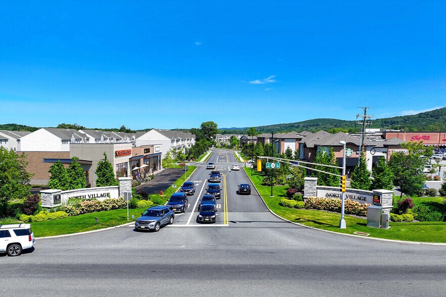 1 North Village Blvd, Sparta, NJ à louer - Photo du bâtiment - Image 1 de 4