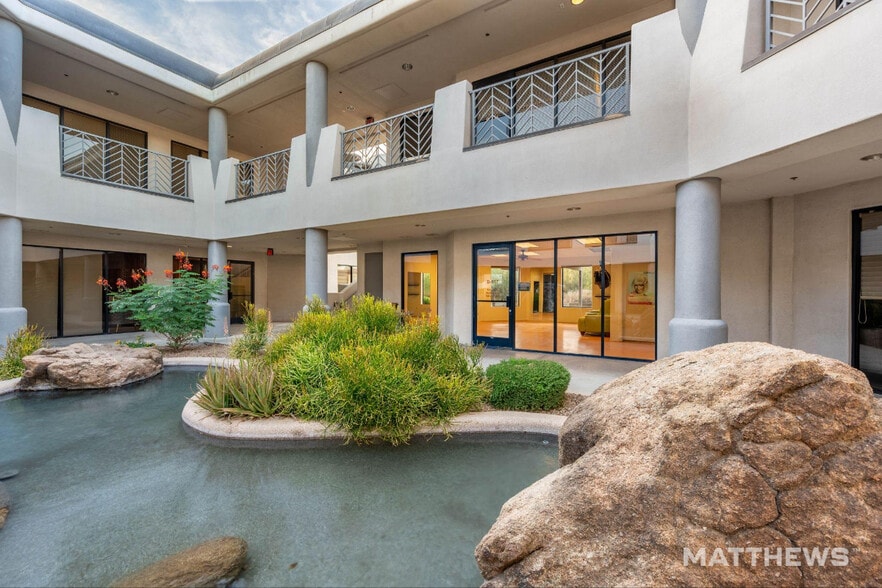 7502 E Pinnacle Peak Rd, Scottsdale, AZ à louer - Photo du bâtiment - Image 2 de 3