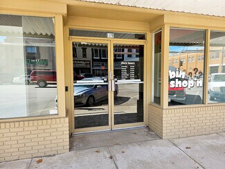 Plus de détails pour 119A N Main St, Mcpherson, KS - Commerce de détail à louer