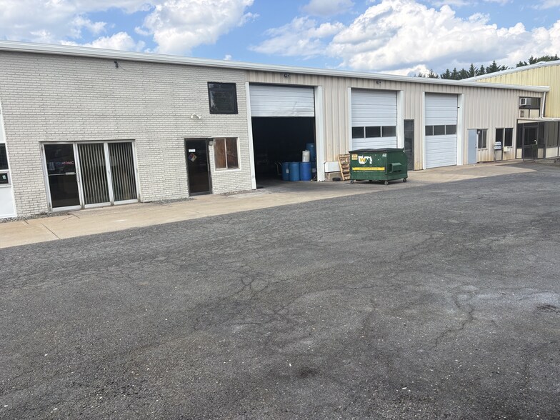 3141 Draper Dr, Fairfax, VA à louer - Photo du bâtiment - Image 3 de 5