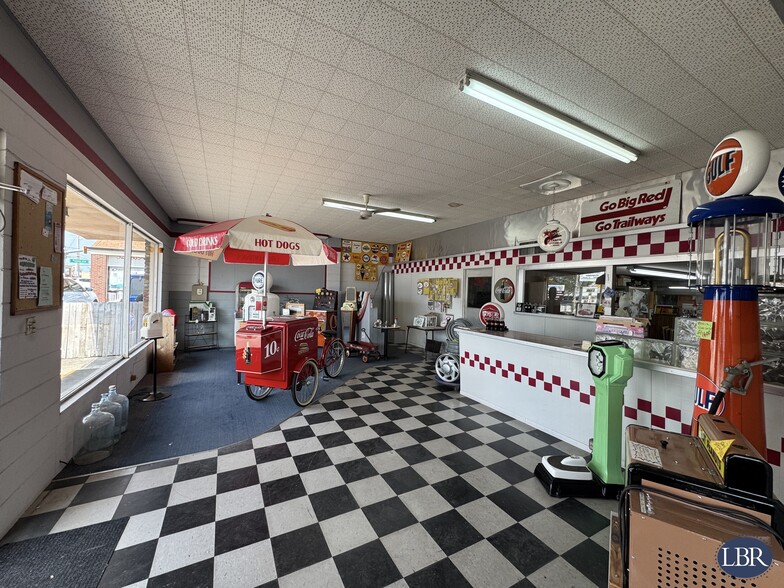 308 Willard St, Cocoa, FL for sale - Interior Photo - Image 3 of 9