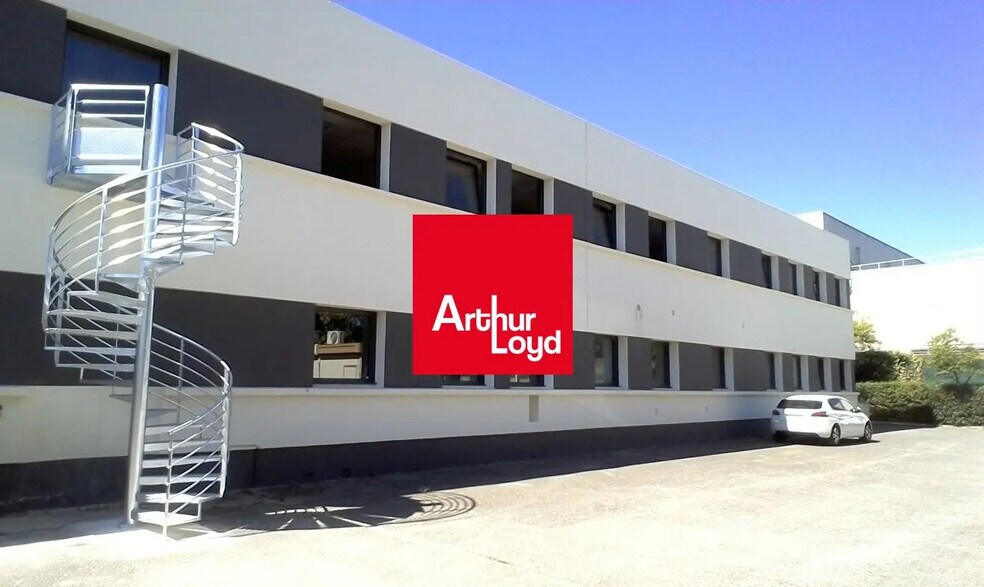 Office in Aubagne for lease - Building Photo - Image 1 of 5