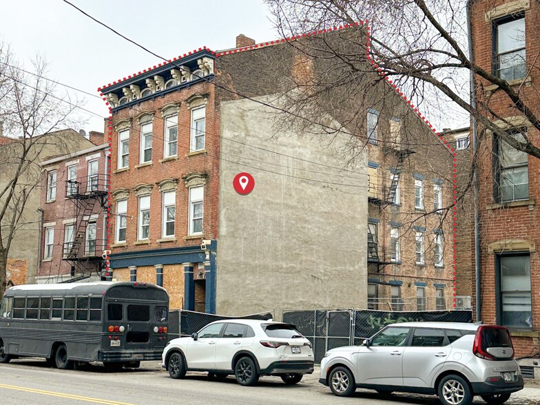 OTR Portfolio portefeuille de 4 propriétés à vendre sur LoopNet.ca - Photo du bâtiment - Image 2 de 18