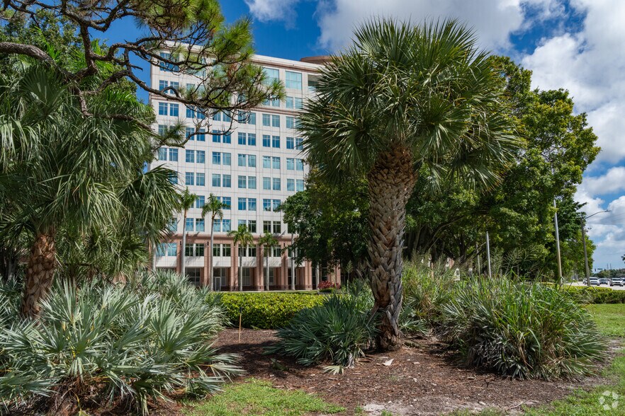 1 Town Center Rd, Boca Raton, FL à louer - Photo du bâtiment - Image 2 de 9