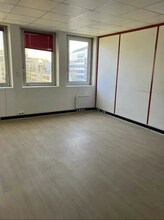 Office in Colombes for lease Interior Photo- Image 2 of 4