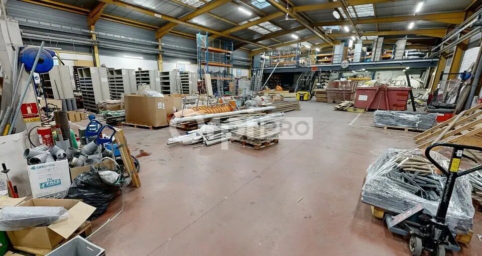 Flex in Vénissieux for lease - Interior Photo - Image 3 of 6