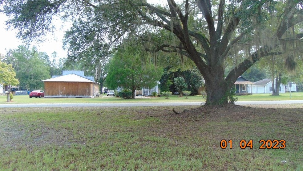 243 Ellabell Loop Rd, Ellabell, GA à louer - Photo du bâtiment - Image 3 de 4