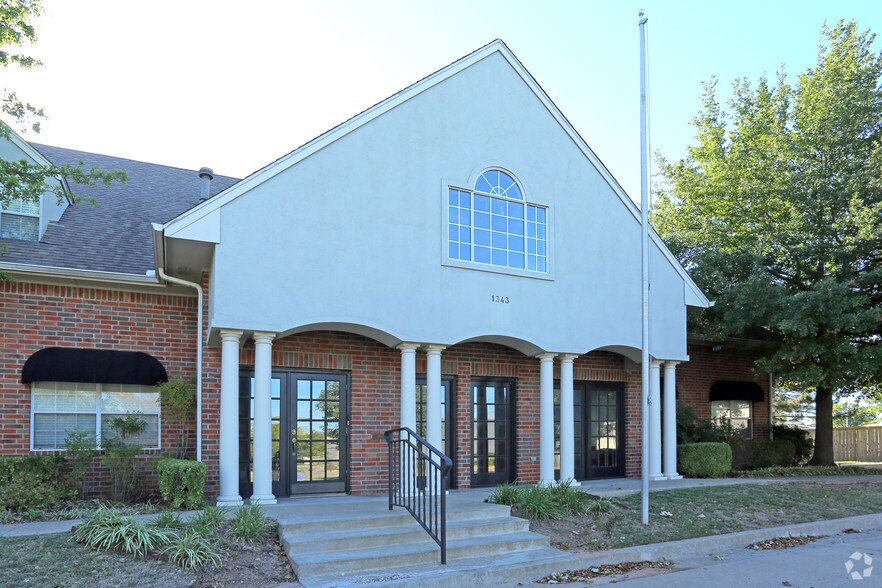 1343 E 71st St, Tulsa, OK à vendre - Photo du bâtiment - Image 2 de 3