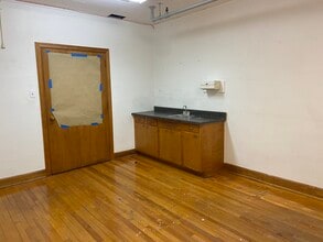 2020-2034 Leonard Ave, Columbus, OH for lease Interior Photo- Image 2 of 7