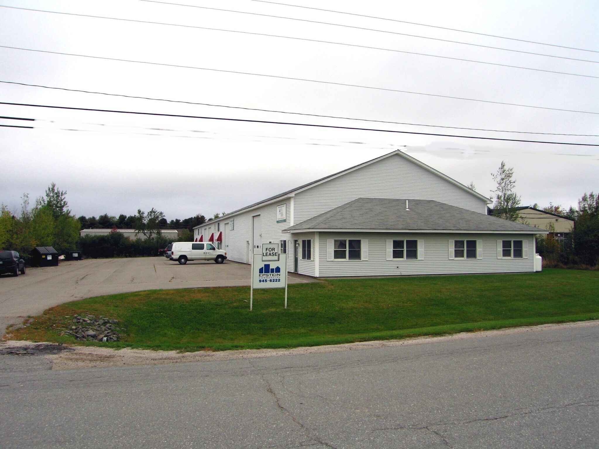 60 Freedom Park, Hermon, ME à louer Photo du bâtiment- Image 1 de 2