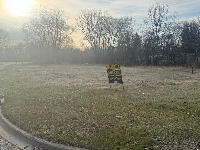 910 N Saginaw St, Saint Charles, MI for sale - Building Photo - Image 3 of 4