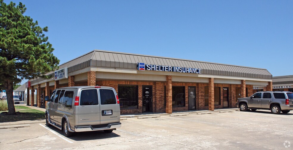 1005 N Flood Ave, Norman, OK à louer - Photo du bâtiment - Image 2 de 10