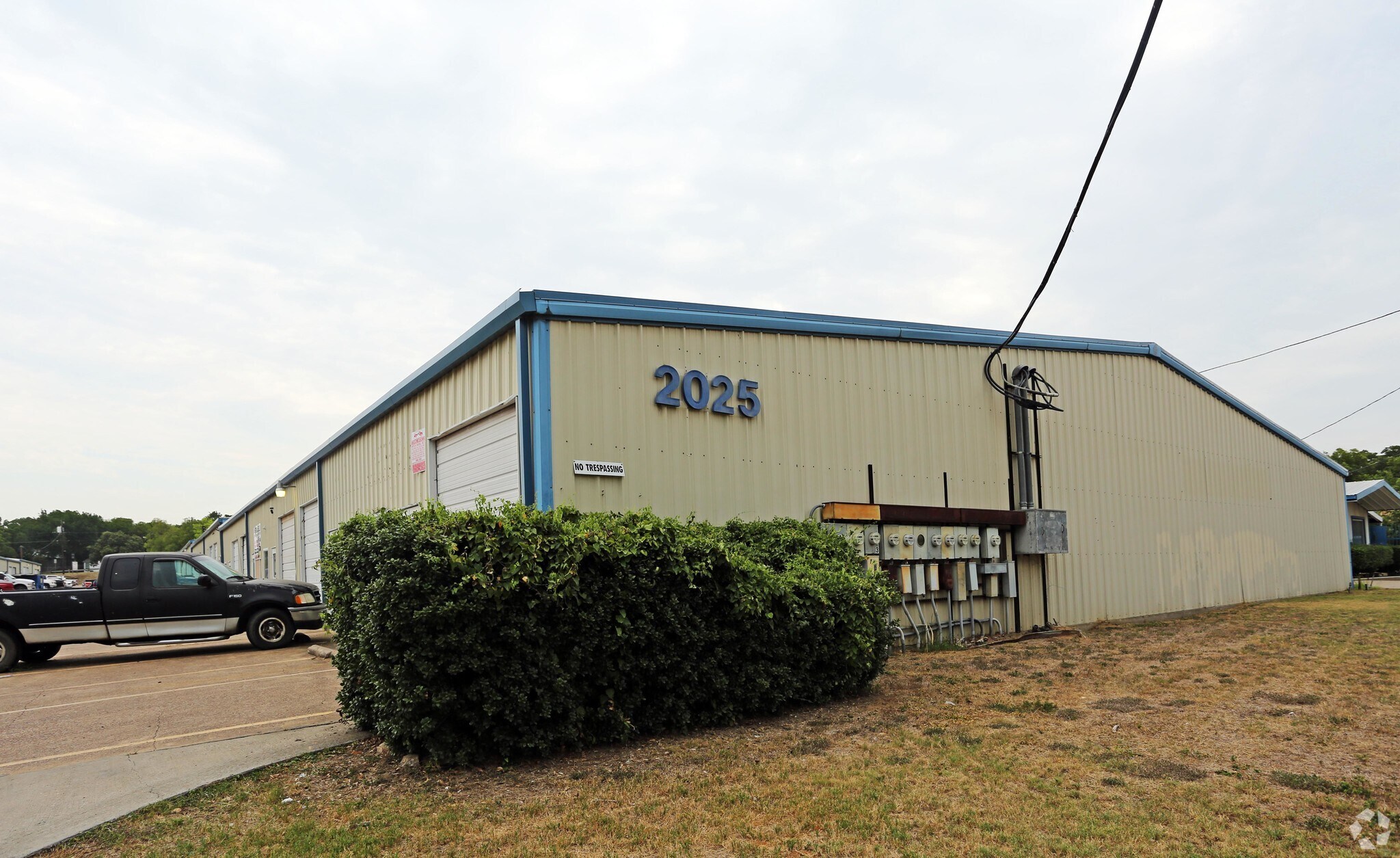 2025 E Shady Grove Rd, Irving, TX à louer Photo principale- Image 1 de 7