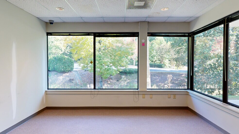 303 Research Dr, Peachtree Corners, GA à louer - Numérisation 3D de Matterport - Image 3 de 43