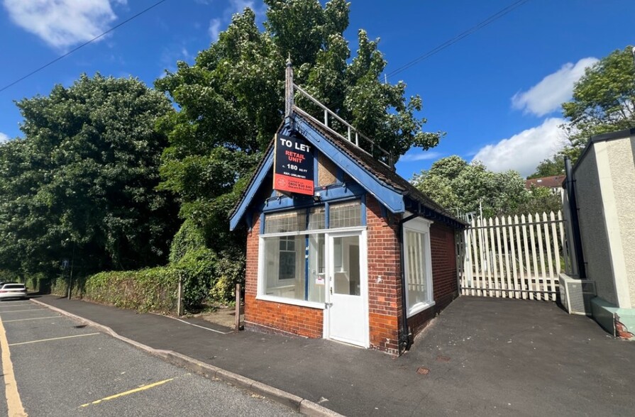 Station Approach, Whyteleafe à louer - Photo du bâtiment - Image 2 de 2