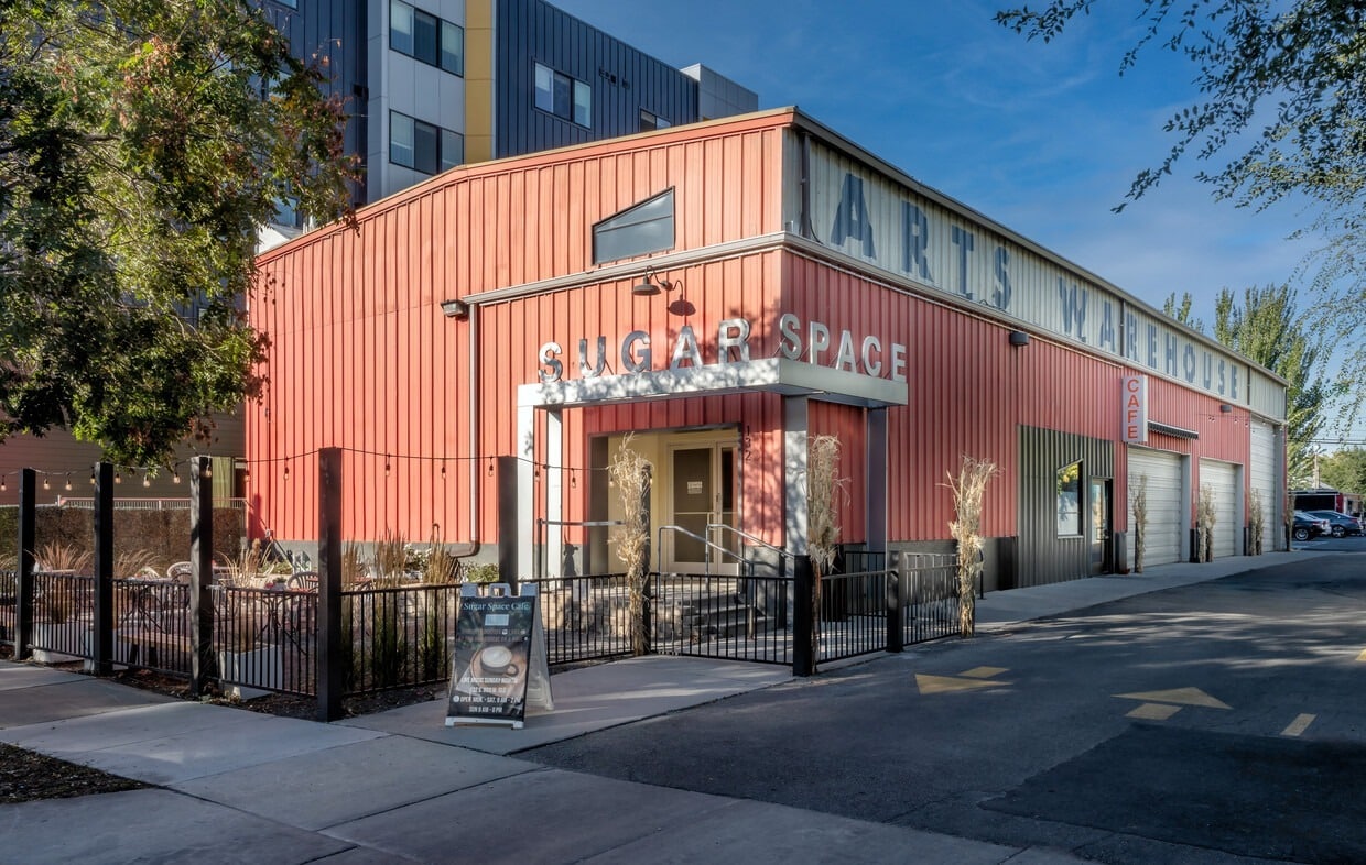 Arts Warehouse Commercial Campus portfolio of 3 properties for sale on LoopNet.ca Primary Photo- Image 1 of 14