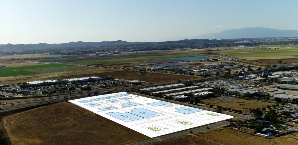 Illinois Ave & Trumble Rd portefeuille de 2 propriétés à vendre sur LoopNet.ca - Aérien - Image 2 de 6