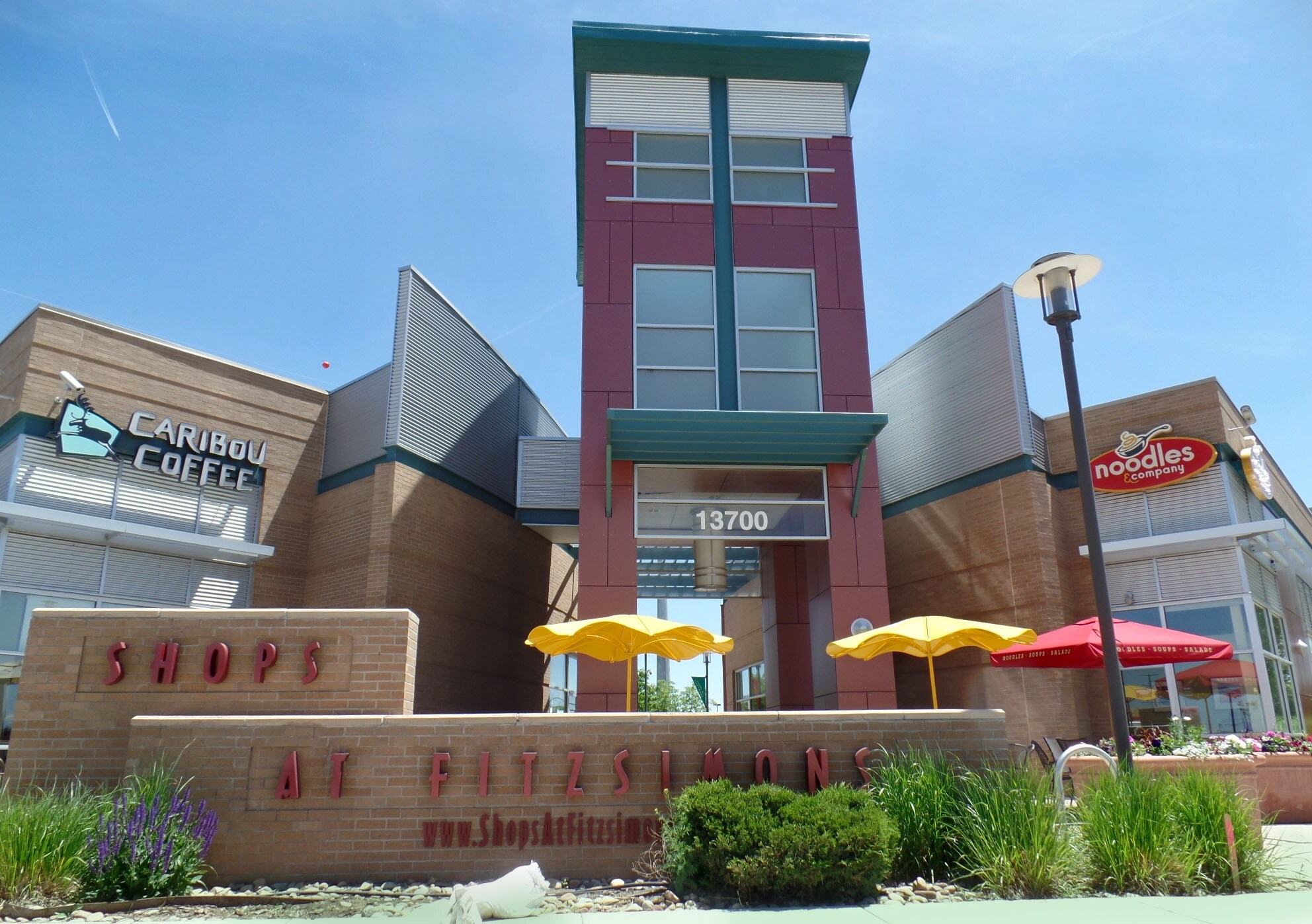 13700 E Colfax Ave, Aurora, CO à vendre Photo du bâtiment- Image 1 de 1