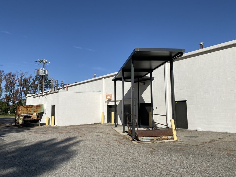 1731-1785 N Roberts Ave, Lumberton, NC à louer - Photo du bâtiment - Image 2 de 11