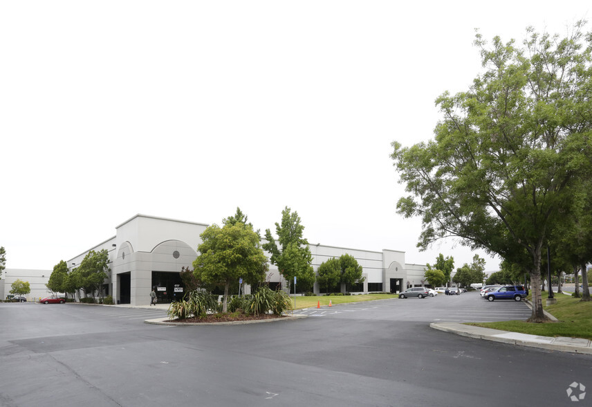 6701-6737 Mowry Ave, Newark, CA for lease - Building Photo - Image 3 of 9