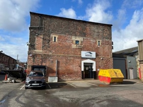 Dale St, Ossett for lease Building Photo- Image 1 of 1