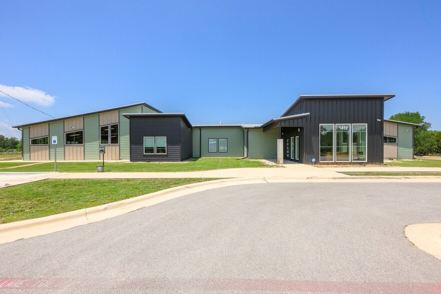 1410 Live Oak Rd, Leander, TX for sale - Building Photo - Image 2 of 84