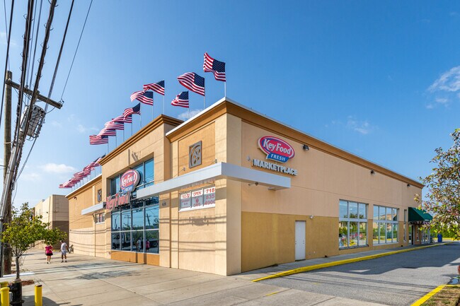 More details for 16320 Crossbay Blvd, Howard Beach, NY - Retail for Sale