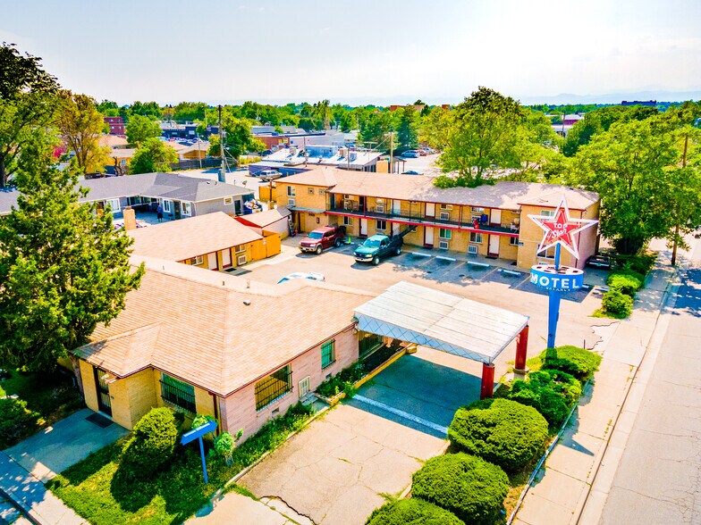 10890 E Colfax Ave, Aurora, CO à vendre - Photo du bâtiment - Image 2 de 19