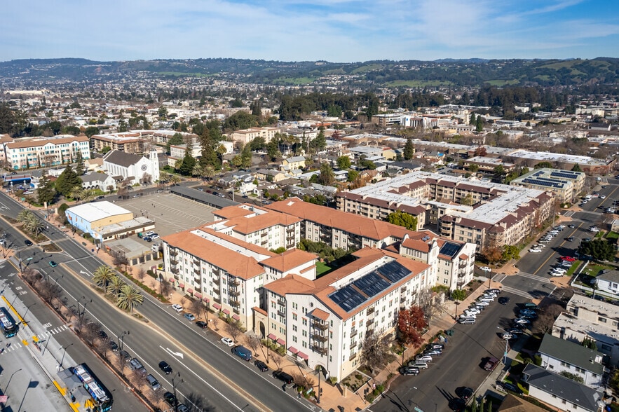 1400-1498 San Leandro Blvd, San Leandro, CA à louer - Aérien - Image 2 de 12