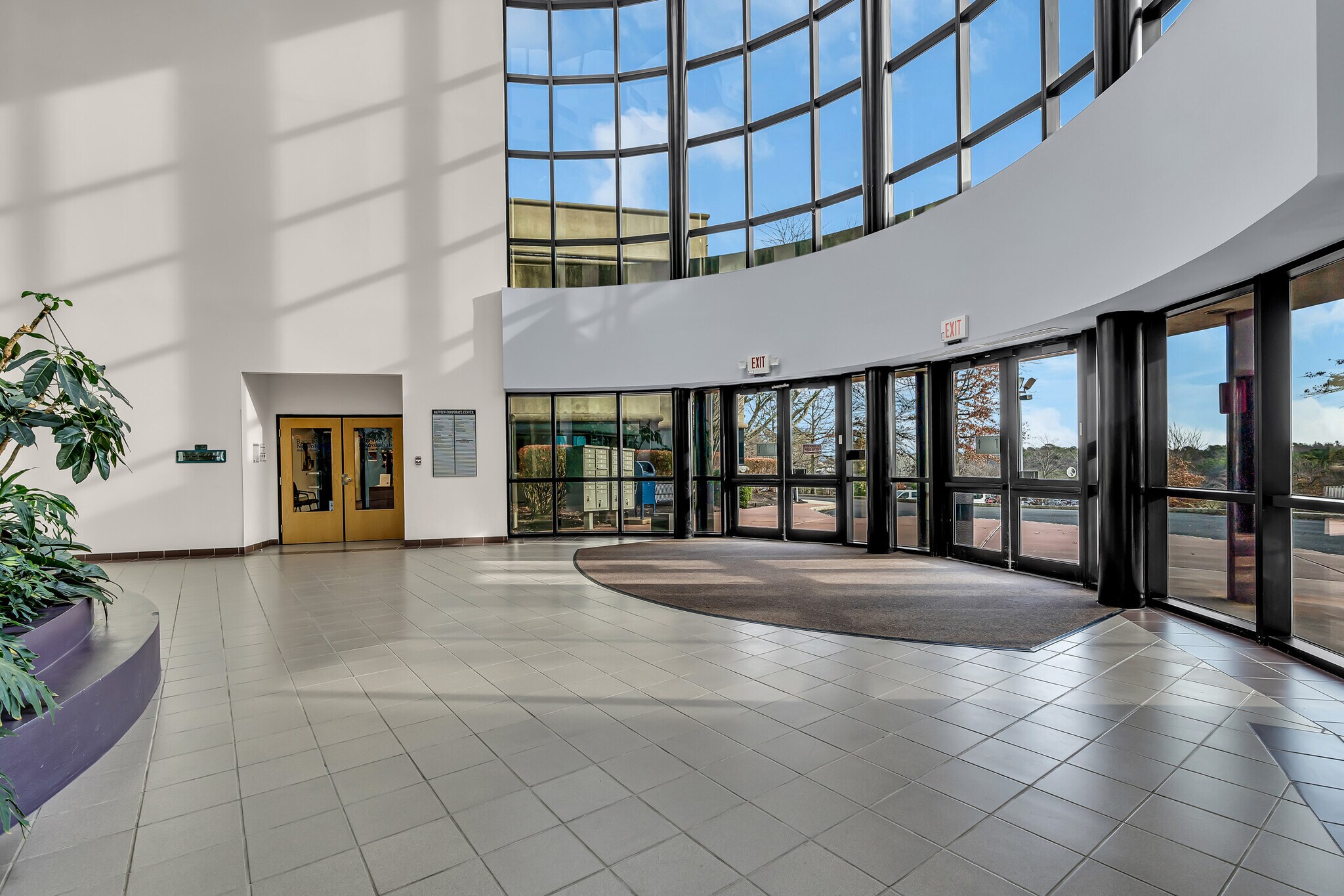 1433 Hooper Ave, Toms River, NJ à louer Photo principale- Image 1 de 25