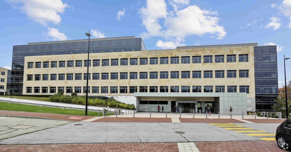 Calle José Echegaray, 6, Las Rozas de Madrid, Madrid à louer - Photo du bâtiment - Image 3 de 14