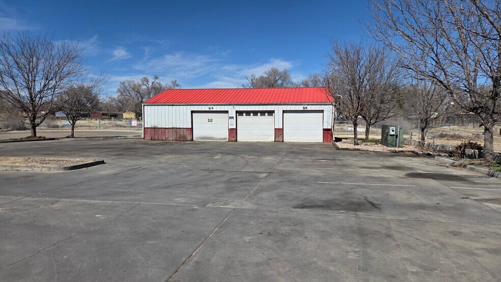 404 Vinita Pl, Pueblo, CO à vendre - Photo du bâtiment - Image 3 de 4