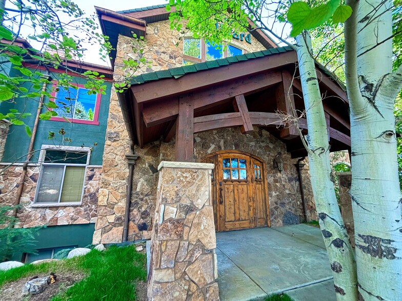 11142 Highland Blvd, Highland, UT à louer - Photo du bâtiment - Image 2 de 27
