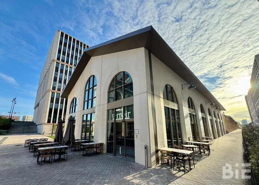 51 Rue De La Compagnie Du Midi, Bordeaux for lease - Building Photo - Image 1 of 11