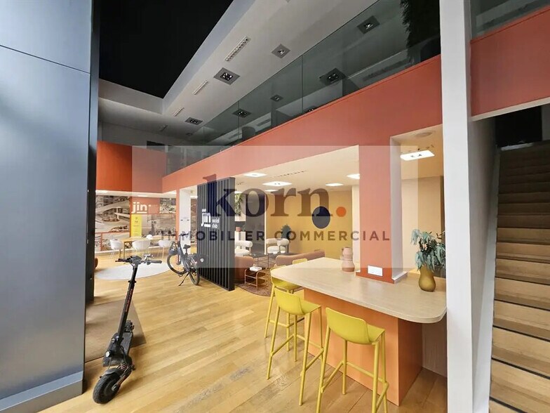 Retail in Paris for lease - Interior Photo - Image 2 of 20