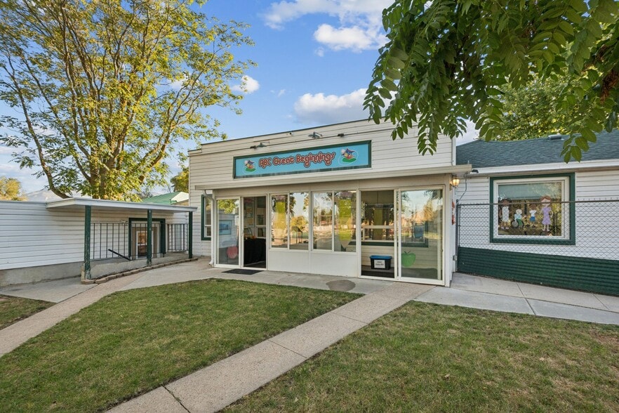 302 Chimes View Dr, South Ogden, UT à vendre - Photo du bâtiment - Image 2 de 37