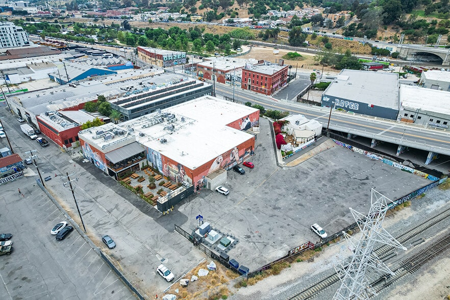 1726-1756 N Spring St, Los Angeles, CA for lease - Building Photo - Image 3 of 23